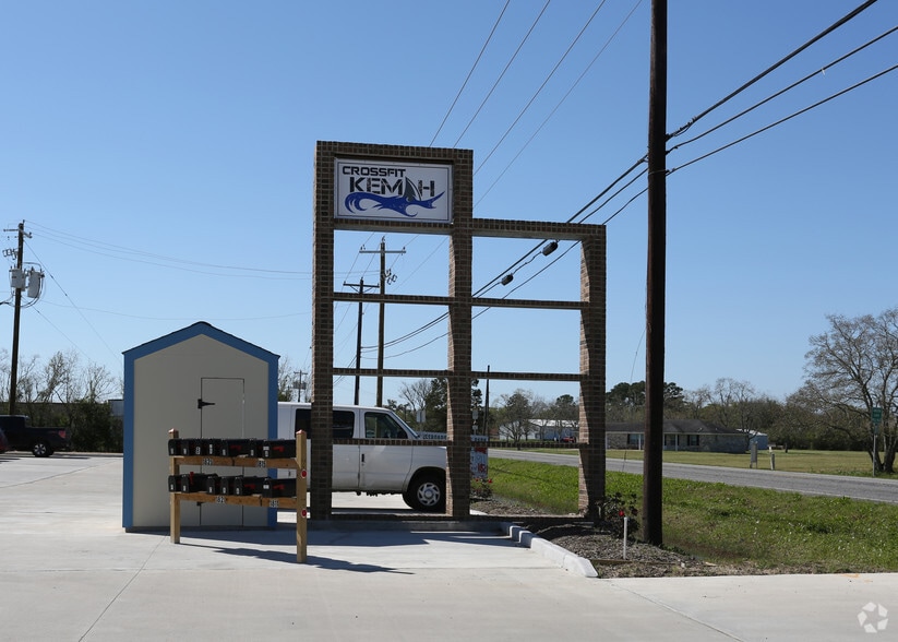 More Photos Of 1825 Dickinson Ave, Dickinson Warehouse For Lease