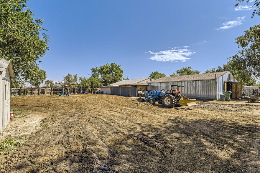 More Photos Of 8690 Verbena St, Commerce City Warehouse For Sale