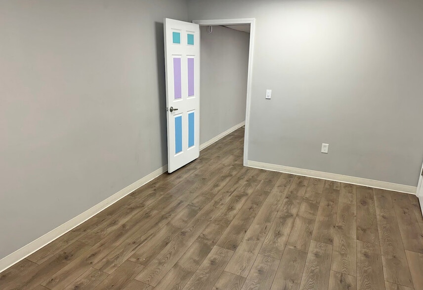 More Photos Of 28905-28909 Utica Rd, Roseville Office For Lease