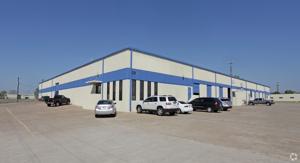 More Photos Of 3501-3507 S Raider Dr, Hurst Industrial For Sale