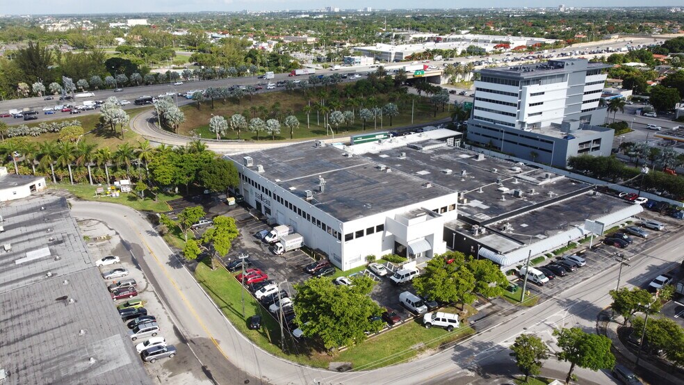 More Photos Of 4180-4182 SW 74th Ct, Miami Showroom For Lease