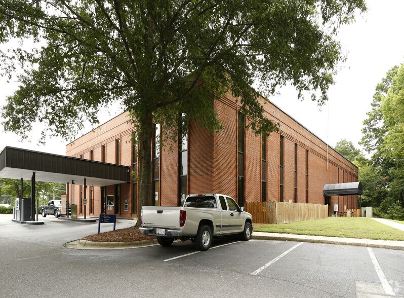More Photos Of 1027 US Highway 70 W, Garner Office For Lease