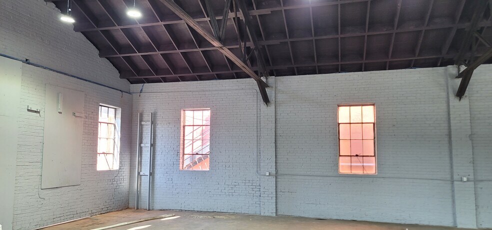More Photos Of 85 W Broad St, Fairburn Freestanding For Sale
