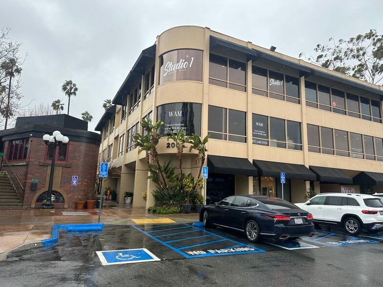 More Photos Of 200 Newport Center Dr, Newport Beach Medical For Lease