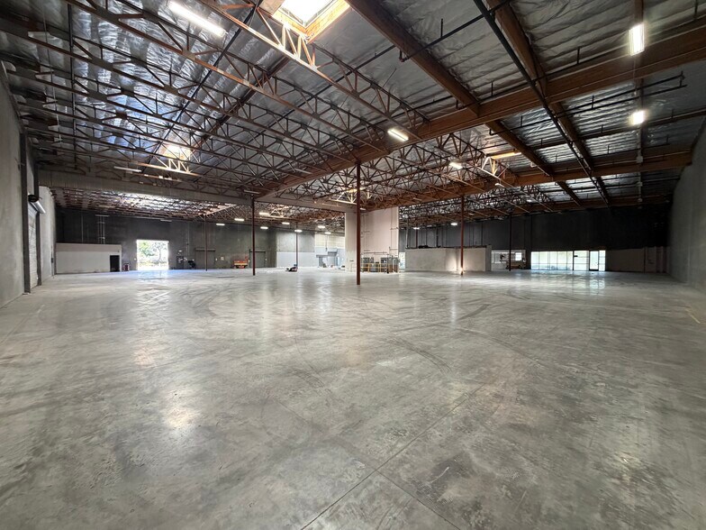 More Photos Of 28334 Industry Dr, Valencia Research And Development For Lease