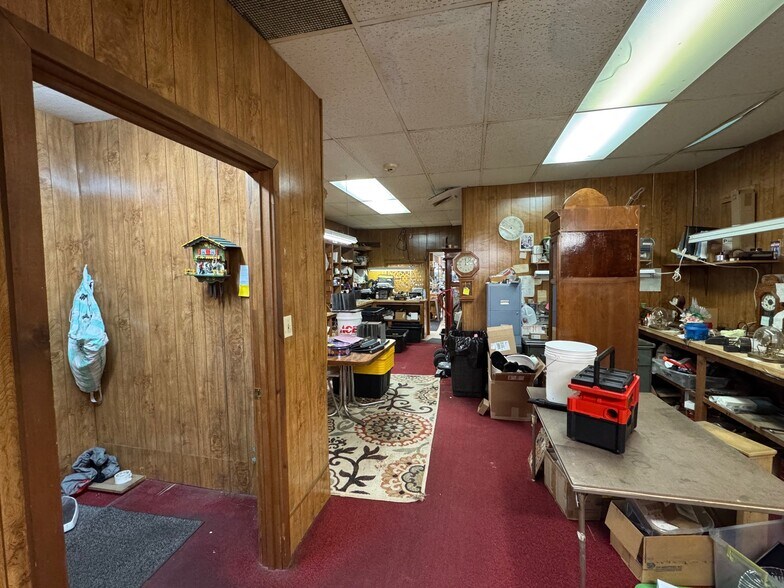 More Photos Of 623 S Kansas Ave, Topeka Storefront Retail Office For Sale