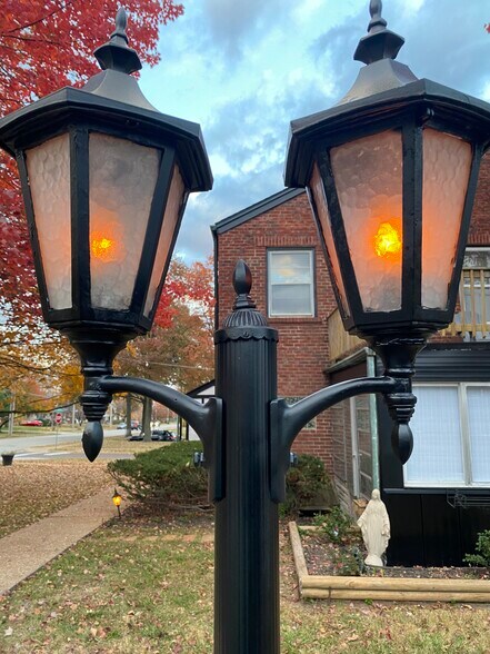 More Photos Of 699 W Woodbine Ave, Kirkwood Office Residential For Lease