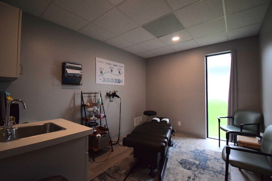 More Photos Of 1708 Jefferson Ave, Mount Vernon Office For Sale