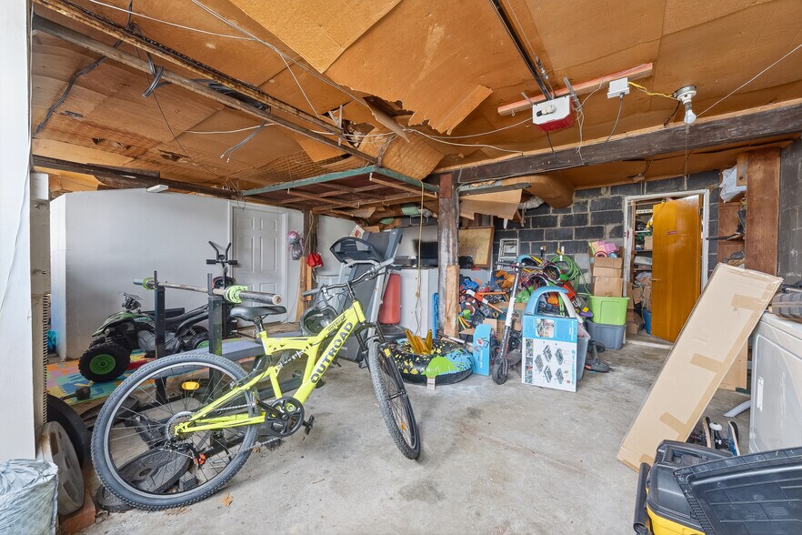 More Photos Of 1042 Morgantown Ave, Fairmont Specialty For Sale