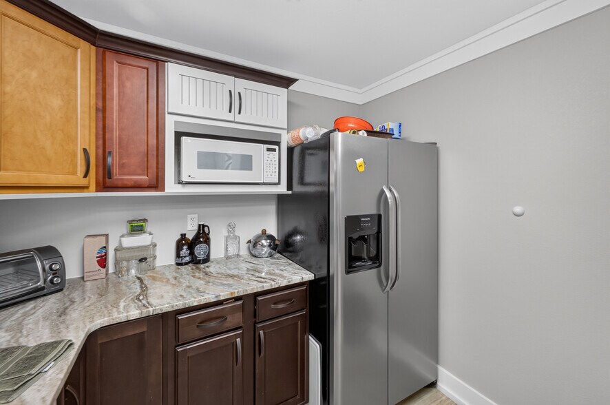 More Photos Of 295 Azalea Dr, Destin Warehouse For Sale
