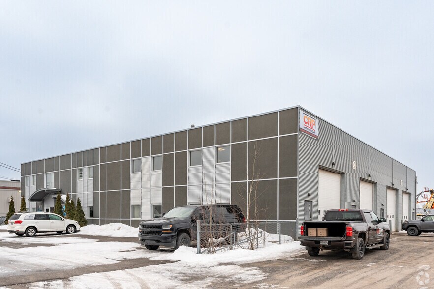 More Photos Of 819 St J.-Ambroise-Craig, Lévis Office For Lease
