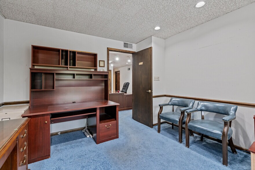 More Photos Of 600 McKnight Park Dr, Pittsburgh Office For Lease