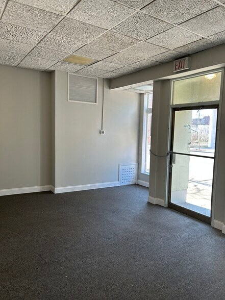 More Photos Of 1208 Hull St, Richmond Storefront Retail Office For Lease