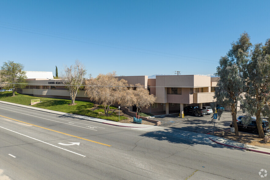 Primary Photo Of 18523 Corwin Rd, Apple Valley Medical For Lease