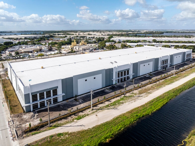 More Photos Of 10900 NW 128th Street, Medley Warehouse For Lease