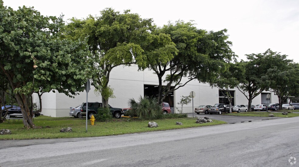 More Photos Of 1301 NW 89th Ct, Miami Warehouse For Lease