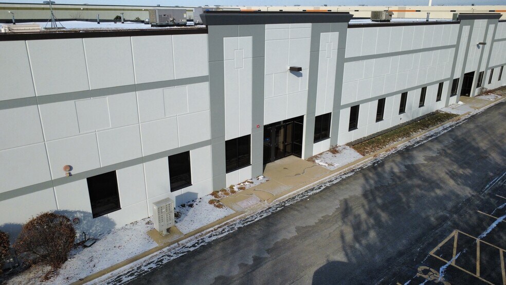 More Photos Of 1601-1627 Rock Creek Blvd, Joliet Distribution For Sale