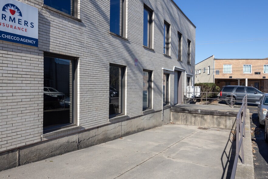 More Photos Of 9930 Derby Ln, Westchester Office For Lease