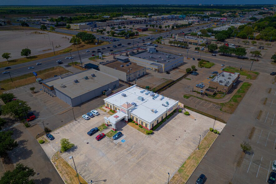 More Photos Of 2529 S 6 Hwy, Houston Restaurant For Sale