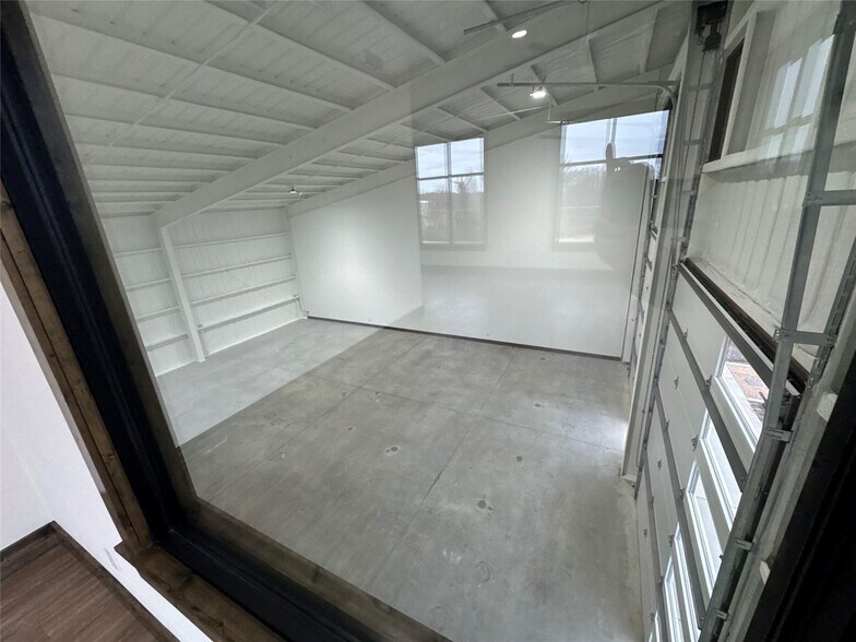 More Photos Of 2720 Ranger Hwy, Weatherford Light Distribution For Lease