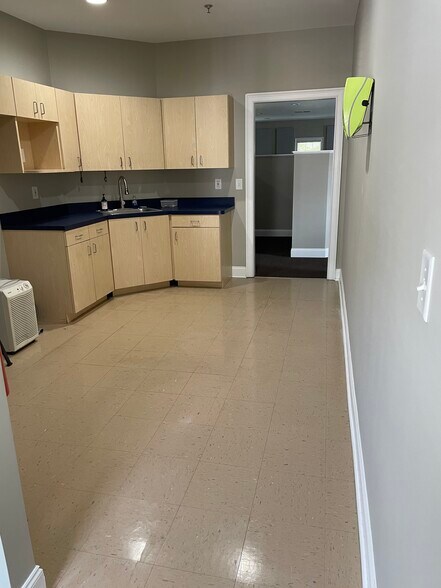 More Photos Of 3380 Trickum Rd, Woodstock Office For Sale