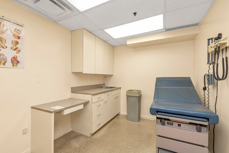 More Photos Of 13347 Sanford Ave, Flushing Apartments For Sale