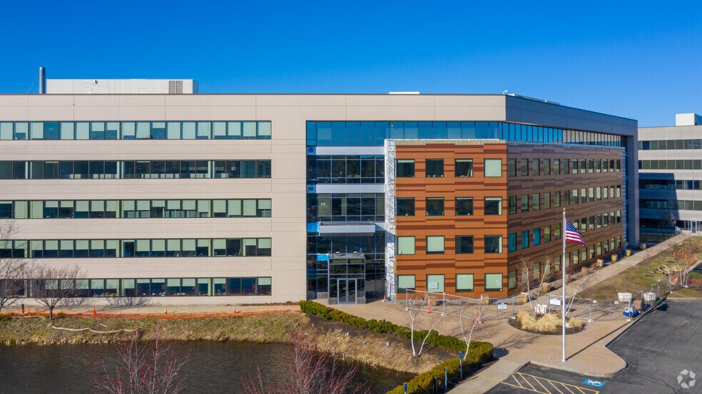More Photos Of 701 Edgewater Dr, Wakefield Office For Lease