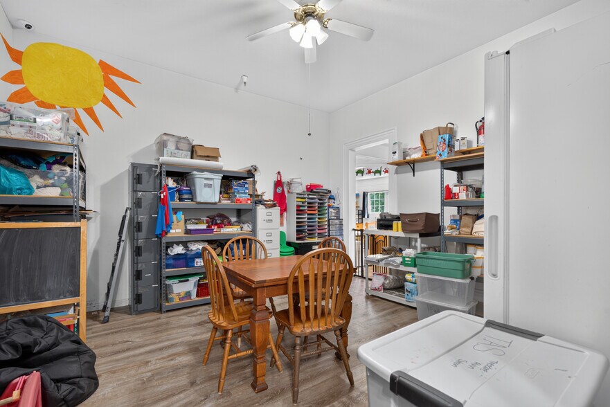 More Photos Of 530 N Cloverdale Blvd, Cloverdale Specialty For Sale