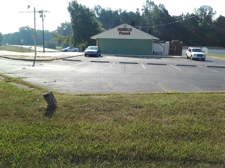 Primary Photo Of 1814 Mount Hope Chu Rd, Mc Leansville Restaurant For Lease