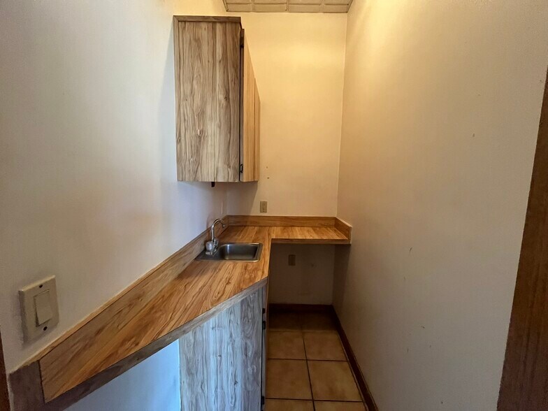 More Photos Of 200 N Thornton Ave, Orlando Office For Sale