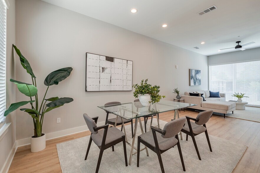 More Photos Of 1423 N Carroll Ave, Dallas Apartments For Sale