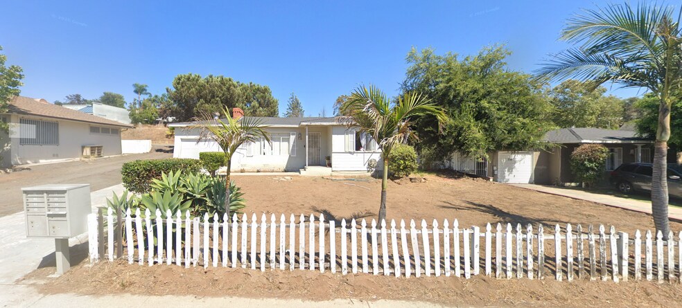 More Photos Of 716 Civic Center Dr, Vista Office For Sale