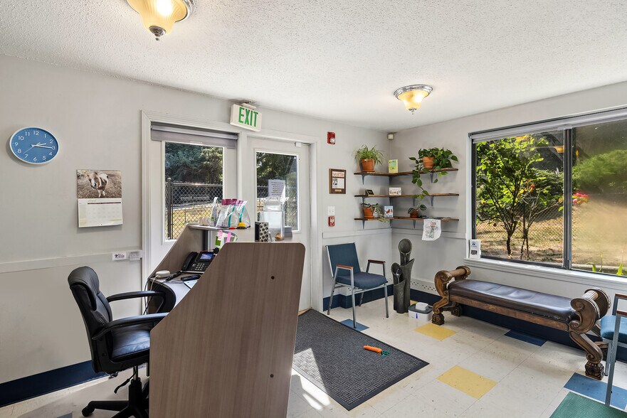 More Photos Of 9822 SW Gorsuch Rd, Vashon Flex For Sale