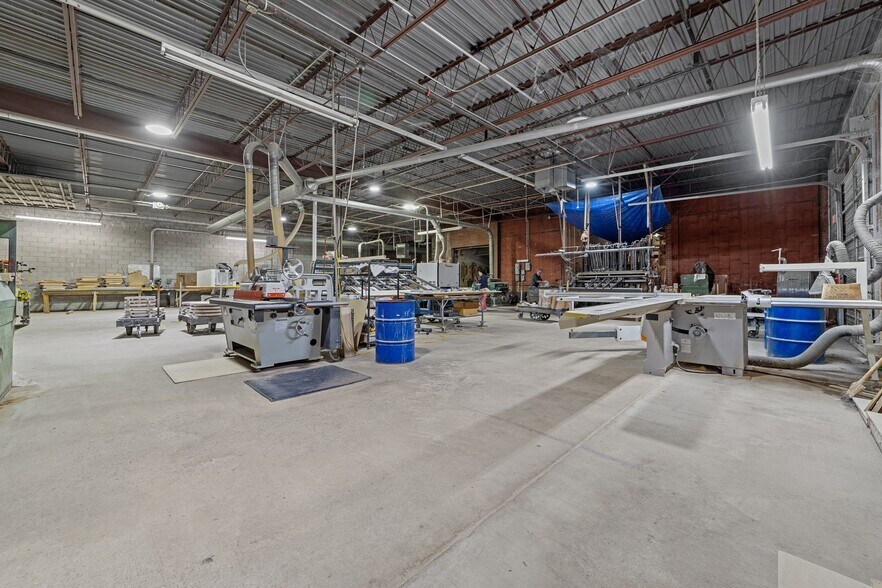 More Photos Of 1801 S University Pky, High Point Manufacturing For Sale