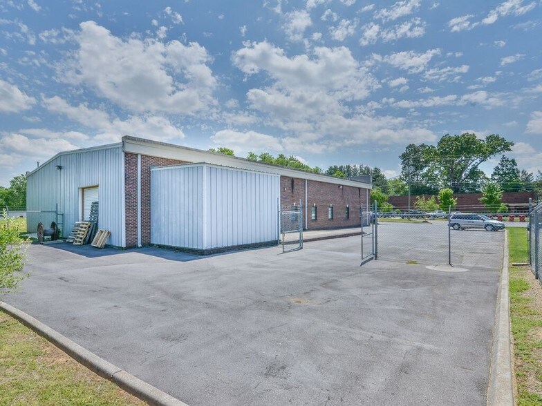 More Photos Of 7 Worth Cir, Johnson City Loft Creative Space For Lease