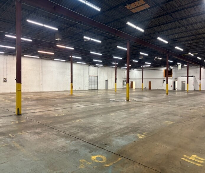 More Photos Of 30 Lafayette Pl, Kenilworth Warehouse For Lease