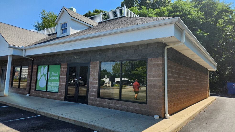 More Photos Of 35 N Cleveland Ave, Mogadore General Retail For Lease