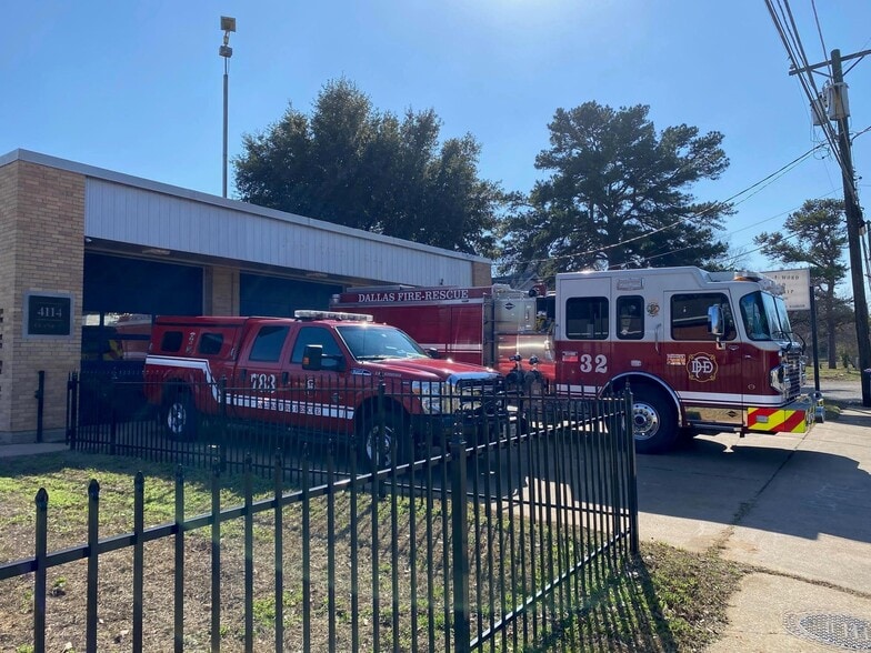 More Photos Of 4114 Frank St, Dallas Light Distribution For Sale