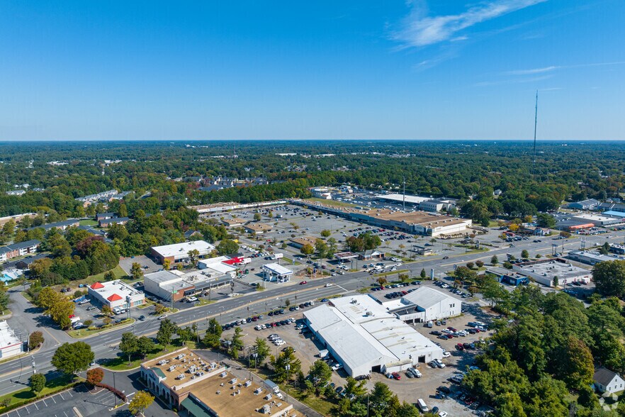 More Photos Of 7504-7598 W Broad St, Richmond Unknown For Lease