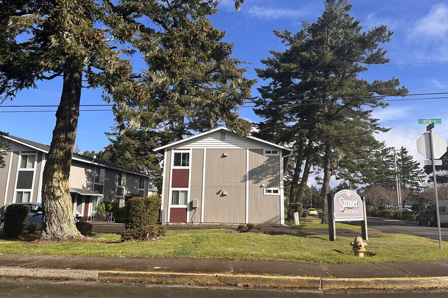 Primary Photo Of 1369 8th St, Florence Apartments For Sale