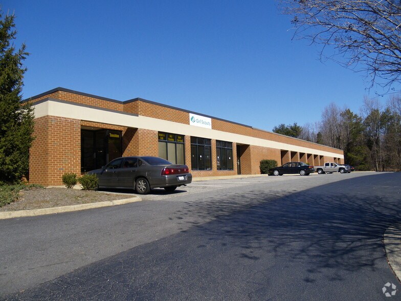 More Photos Of 370-386 Greenbrier Dr, Charlottesville Flex For Lease