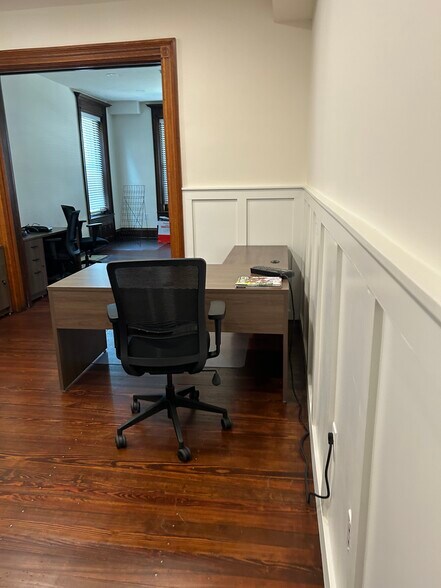 More Photos Of 208 W Penn Ave, Wernersville Office Residential For Lease