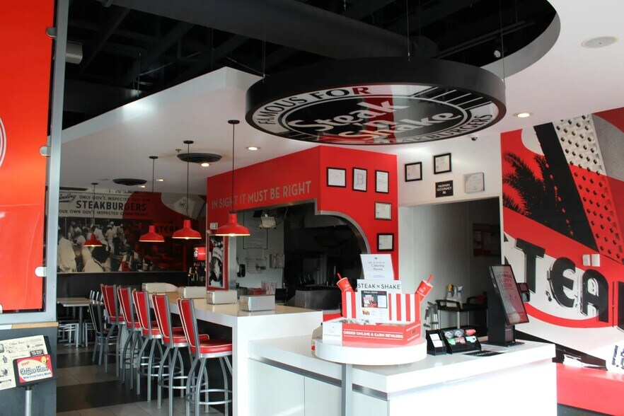 More Photos Of 300 Riverwind Dr, Pearl Restaurant For Sale