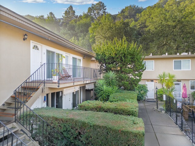 Primary Photo Of 340 Rheem Blvd, Moraga Apartments For Sale