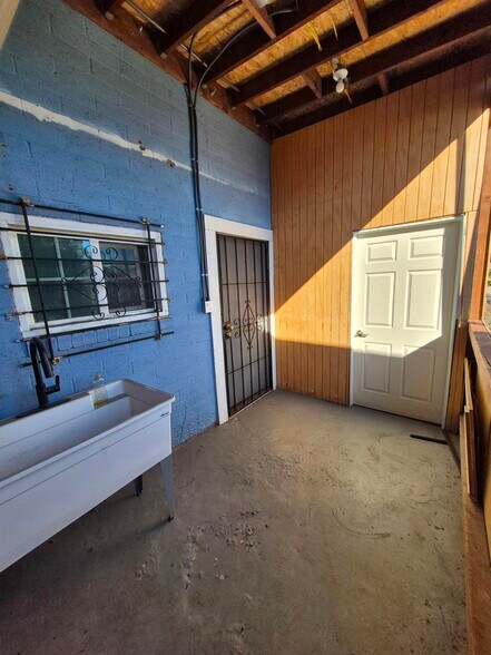 More Photos Of 3615 Ocean View Blvd, San Diego Storefront For Sale