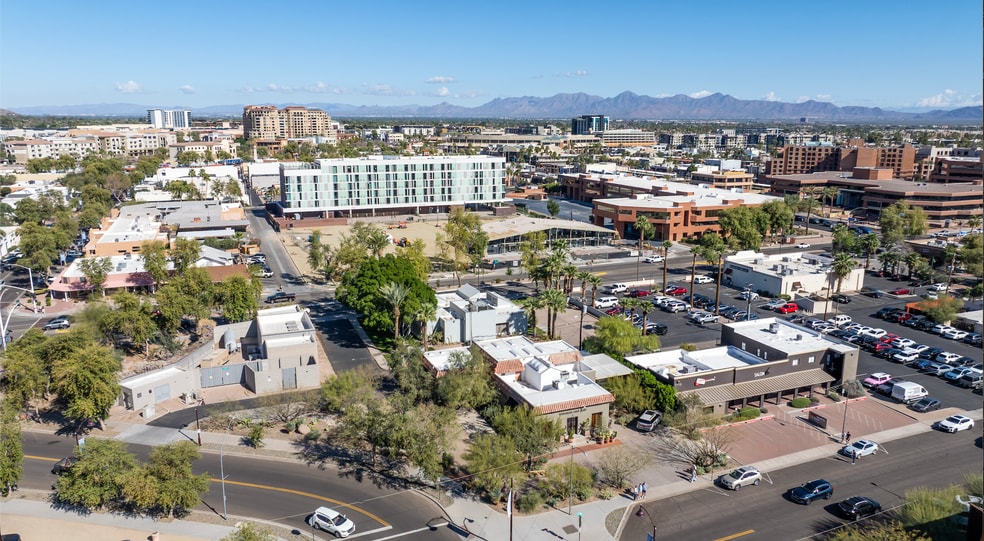 More Photos Of 7101 E Indian School Rd, Scottsdale General Retail For Sale