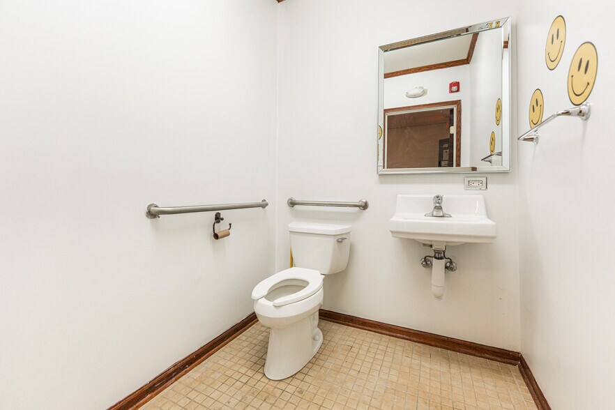 More Photos Of 241 S Main St, Bartlett Apartments For Lease