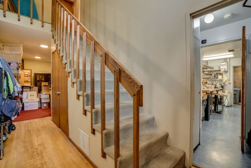 More Photos Of 729 NE 3rd St, Mcminnville Restaurant For Sale