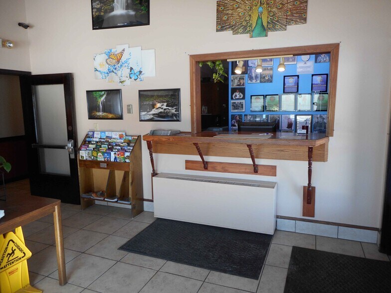 More Photos Of 325 Fire Monument Rd, Hinckley Hotel For Sale