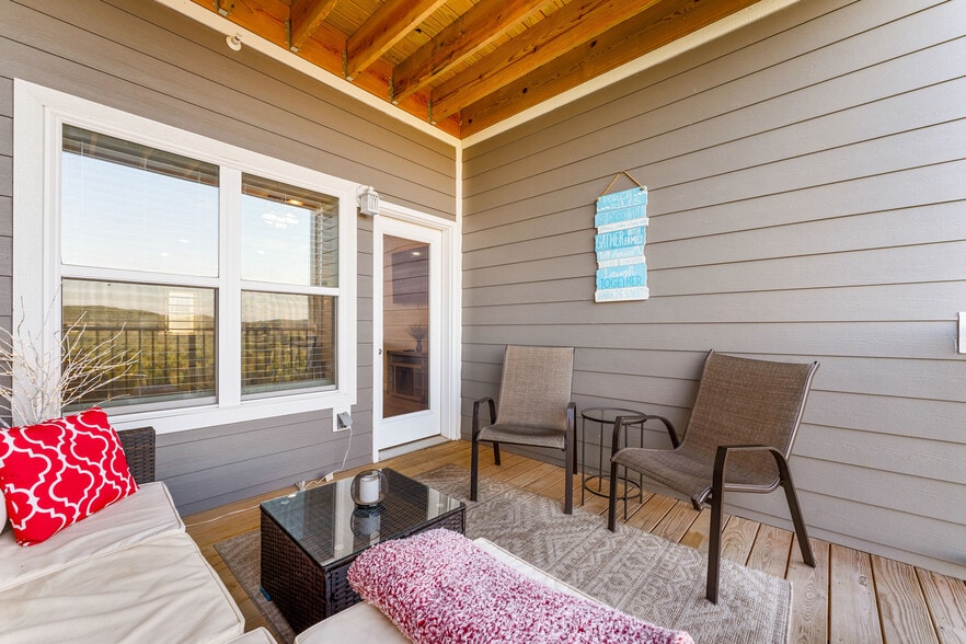 More Photos Of 3002 N Vineyards Ter, Branson General Retail For Sale